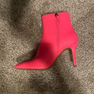 Guagua neon pink boots
